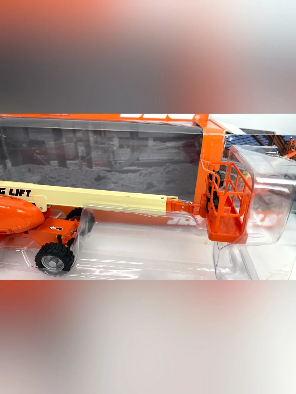 RARE JLG 2015 600S Telescopic Boom Lift 1:32 Scale Collectible Die Cast Series 4